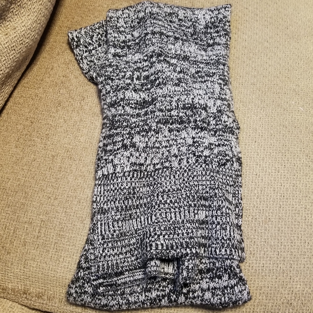 Victoria's Secret Knit Scarf Black White Gray OS